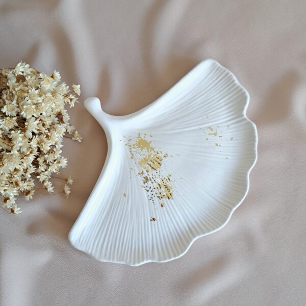 Podstawka liść miłorzębu z płatkami złota