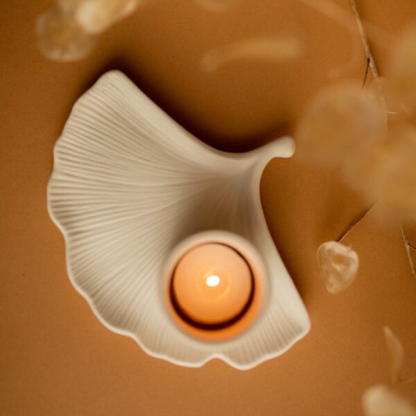 podstawka gipsowa biala lisc milorzebu 05 &ndash; Moldness