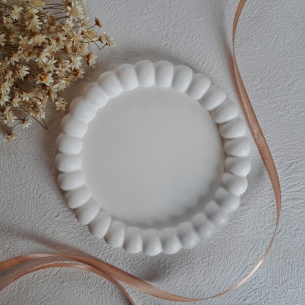 taca dekoracyjna bubble okragla biala sr 13 cm 03 &ndash; Moldness